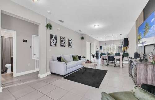 Poinciana Apartamento | Uniquely Chic home near Disney!
