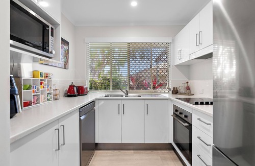 Noosaville Villa | Unit 1 - Renovated 2 Bedroom Ground Level Villa