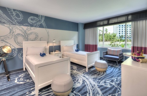 Florida Center Hotel | Universal's Loews Sapphire Falls Resort
