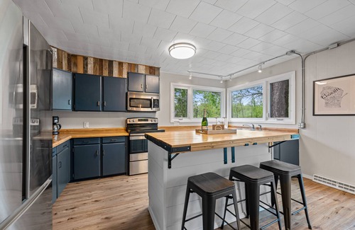 Weyauwega Cabaña | Unplug at RIVER RUN—Secluded, Waterfront, Kayaking