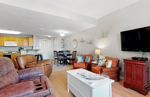 Fort Morgan Pines Condominio | Unwind at Navy Cove 2106 – Relaxing Bay Views!