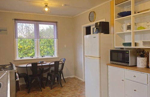 Tolaga Bay Casa | Unwind Here Reset & Recharge FREE WiFi+Netflix