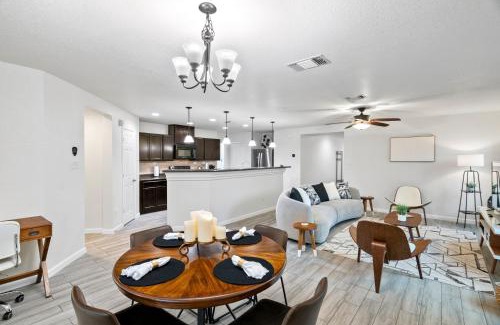 San Antonio Casa | Unwind in Style and Comfort home