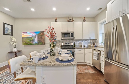 Northeast Apartamento | Unwind in Tranquility: Blocks from Capitol Hill and H Street Corridor Retreat