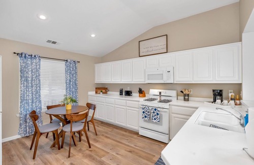 Merced Casa | Updated 3 BDR Home in Historic Merced – Gateway to Yosemite!