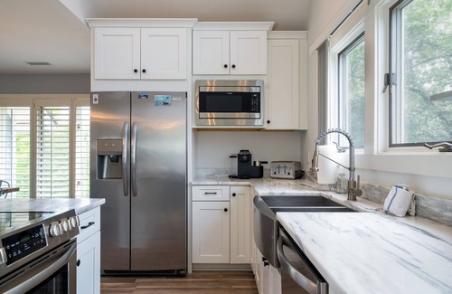 Johns Island Casa | Actualizado 4BR North Beach Cottage cerca de la playa! ¡Mascota amigable! Tarjetas de Amenidad!