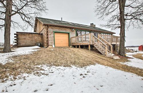 Burlington Casa | Updated Cabin on 7 Acres - Day Trip to Lake Geneva