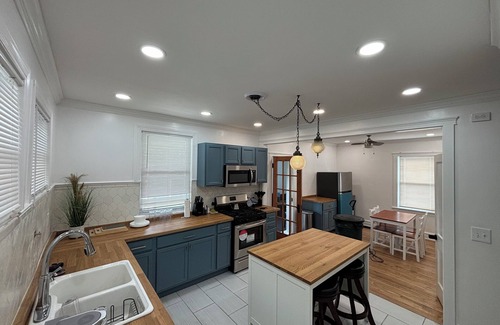 Belmont Cragin Casa | Updated Chicago Bungalow on a Beautiful and Calm Neighborhood Greenway Boulevard