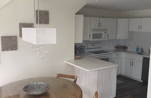 New Smyrna Beach Condominio | Updated large Beachfront townhome 4 bedrooms, 3.5 baths + loft.