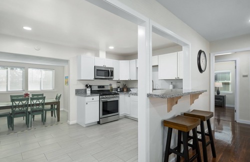 Fresno Casa | Upgraded 3B/2Bth w DinningR on Peaceful Street