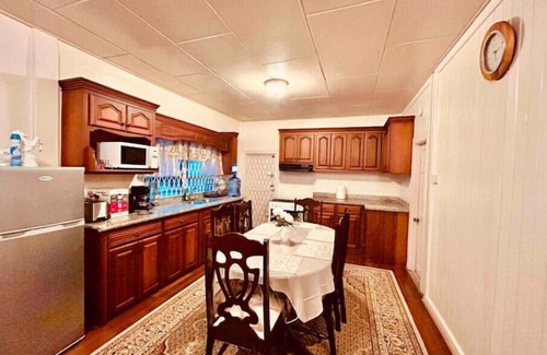 Georgetown Apartamento | Upper flat in Eccles Home, 3 bedrooms, sleeps 6, AC, Hot Water