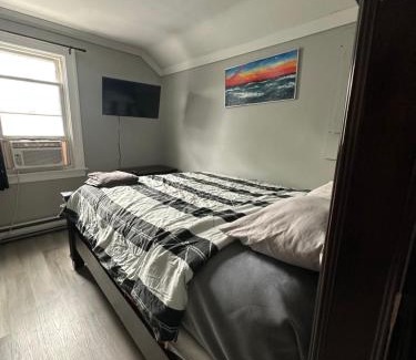 South Central Apartamento | Upper Floor 2 bedroom Unit