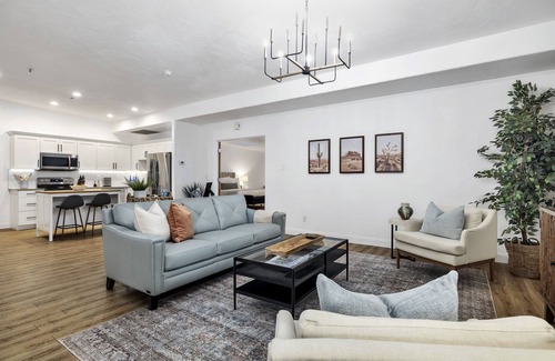 St. George Villa | Upscale Couple's Retreat! Perfect for Honeymoons/Anniversaries/Adventurers