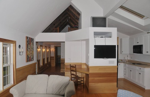 Truro Cabaña | Exclusiva casa de campo recientemente renovada, 10 acres / granja / cerca de Ocean Beach