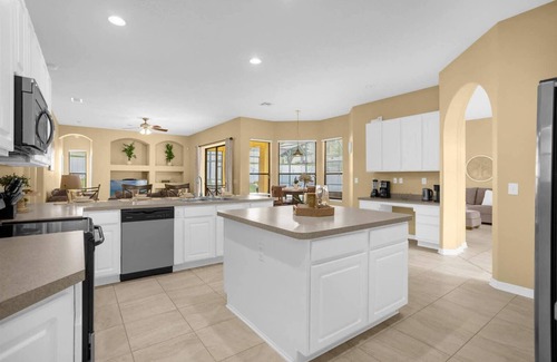 Legacy Park Casa | Upstay - Awesome Bungalow Home w Swimming Pool