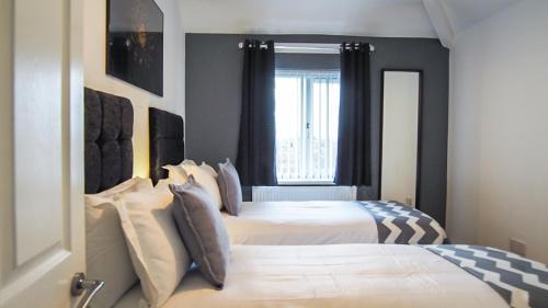 Sutton Coldfield Casa | Ur City Pad - The Four Oaks House - 3 Bedrooms - 2 Bathrooms