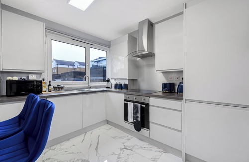 Hackney Wick Apartamento | Urban Chic Getaway: 4-BR with an Outdoor Haven