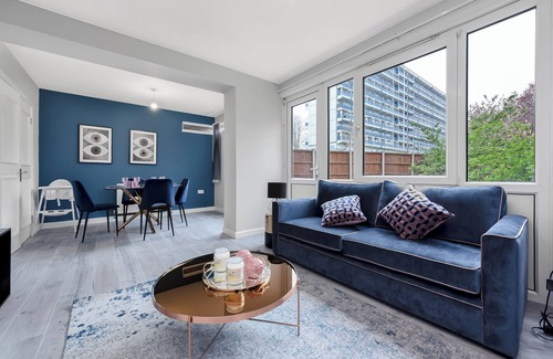 Hackney Wick Apartamento | Urban Chic Getaway: 4-BR with an Outdoor Haven