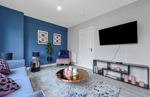 Hackney Wick Apartamento | Urban Chic Getaway: 4-BR with an Outdoor Haven