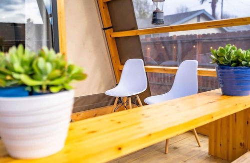 Bonita Alquiler De RV | Urban Glamping Oasis: Comfort & Adventure Combined