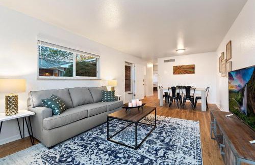 University Acres Apartamento | Urban Oasis Near Old Town & PVH - Dog Friendly!