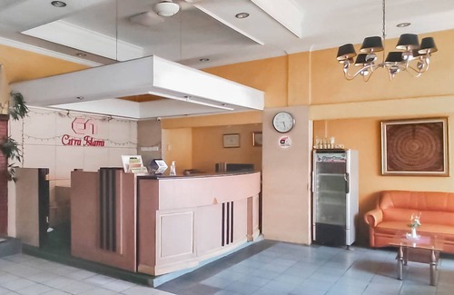 Balikpapan Hotel | Urbanview Hotel Syariah Citra Nusantara Balikpapan