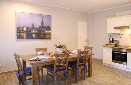 Kabelhorst Apartamento | Vacation apartment/apartment for 6 guests with 110m² in Schwienkuhl (153801)