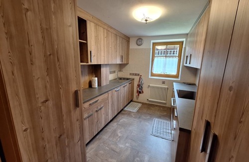 Canazei Chalet De Esquí | Vacaciones Chalet Crepes De Sela con vistas a la montaña, Wi-Fi, balcón y jardín