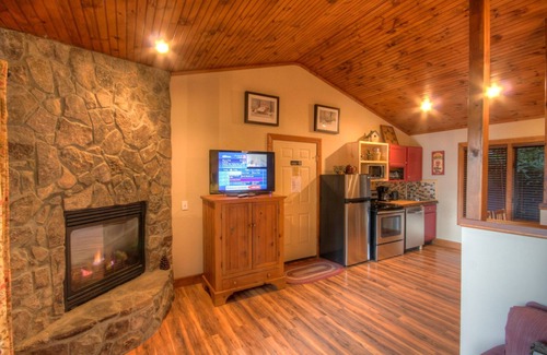 Boone Cabaña | Cottage en Yonahlossee, Club Privileges, Walk to Gamekeeper Restaurant con certificado de regalo de $ 50 gratis