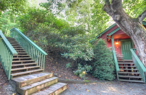 Boone Cabaña | Cottage en Yonahlossee, Club Privileges, Walk to Gamekeeper Restaurant con certificado de regalo de $ 50 gratis