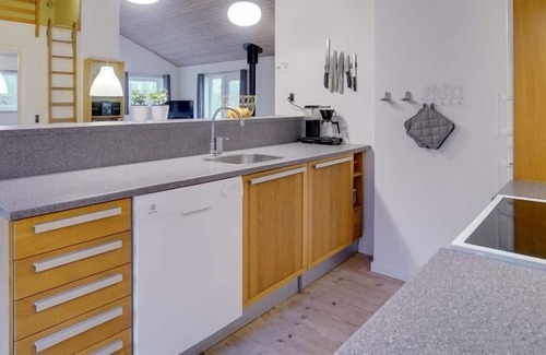 Kramnitse Casa | Vacation home "Elian" - 200m from the sea in Lolland, Falster and Mon in Rødby - 12 persons, 5 bedrooms