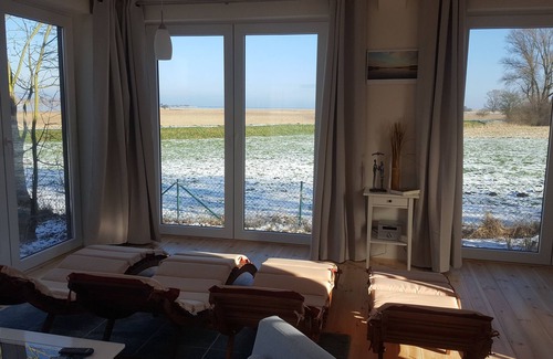 Mesekenhagen Casa | Casa de vacaciones para hasta 12 personas en el mar Báltico / Bodden con sauna en bote de remos