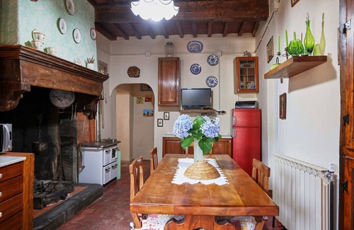 Benabbio Casa | Vacation home in the medieval village of Benabbio, quiet, beautiful view, up to 9 p