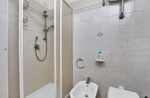 Loiri Casa | Casa de vacaciones "Villetta delle Rose" con jardín, terraza y balcón