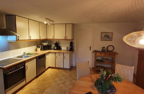 Reichshof Apartamento | acogedor apartamento de 3 * en la antigua Granja en un jardín tipo parque