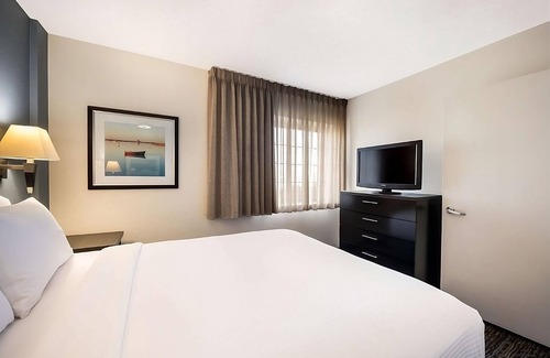 Troy Hotel | Vacation Is Calling, 4 Modern Suites, Pet-Friendly, Near Troy Attractions