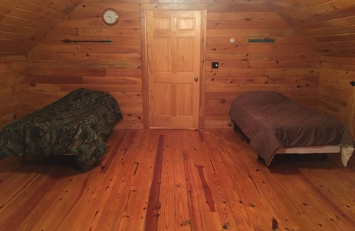 Hopewell Cabina | Vacation Lodge and Hunting / Near Raystown Lake y Historical Bedford