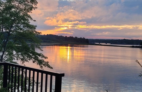 Lavigne Casa | Vacation on picturesque and private 200 feet of waterfront.