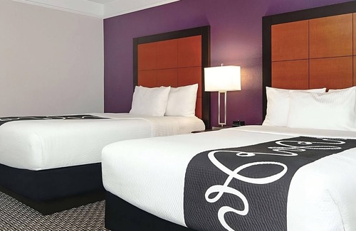 Guasti Hotel | Vacation Starts Here! Pool Access and Free Parking Awaits!