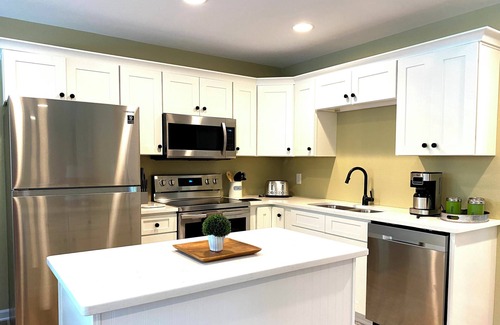 Pigeon Forge Cabaña | Vacation Station! A+Location