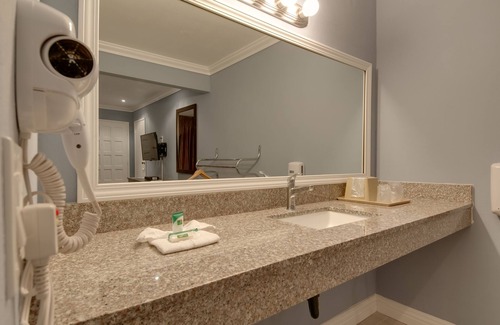 Central San Pedro Hotel | Vagabond Inn San Pedro