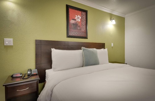 Central San Pedro Hotel | Vagabond Inn San Pedro