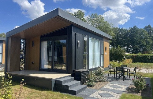 Scherpenisse Chalet De Esquí | Vakantiepark de Zeeuwse Parel - Hotel Chalet