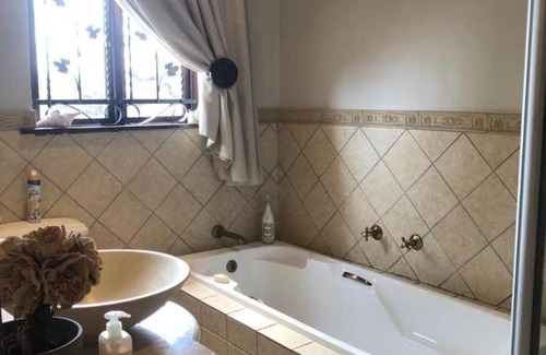 Greater Johannesburg Metropolitan Area Cama Y Desayuno | Valbonne Villa Guest House