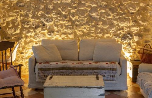 Pedemonte Casa | Valdastico Casetta in sasso con giardino