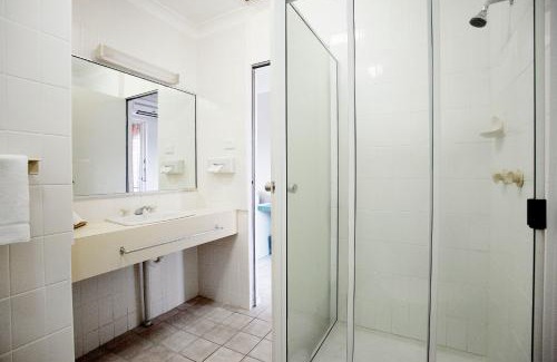 Aitkenvale Hotel | Vale Hotel