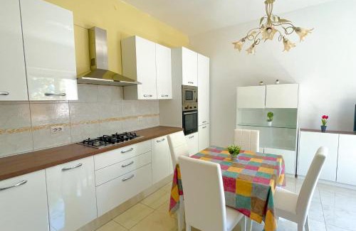 Nettuno Apartamento | VALE MARE BLU Apartment - Steps from the Sea 50mt & Train and Bus Station