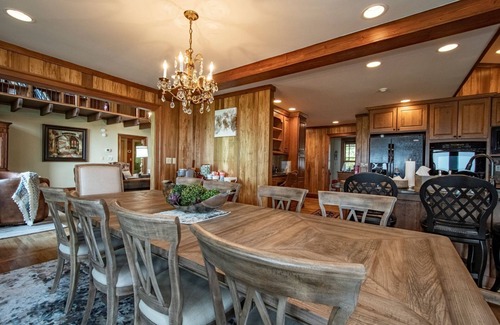 Highlands Casa | Valentine Manor with 3 states views only 5 minutes to town!