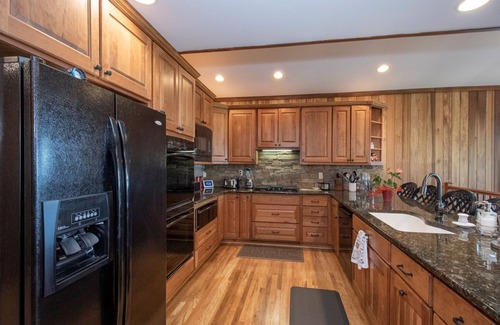 Highlands Casa | Valentine Manor with 3 states views only 5 minutes to town!