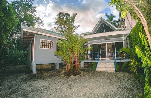 El Cerro Condominio | Valle Pura vida Condo # 102 Cerca de todo en Manuel Antonio